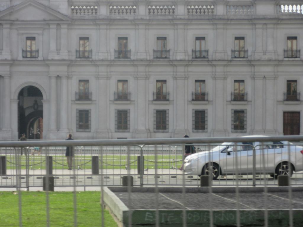 Departamento Paseo Bulnes Metro La Moneda Apartment Сантяго Екстериор снимка